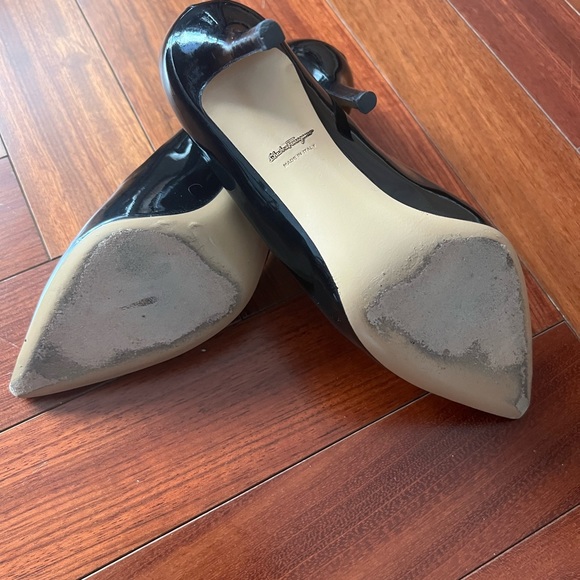 Ferragamo mid heel black pump - Picture 3 of 3